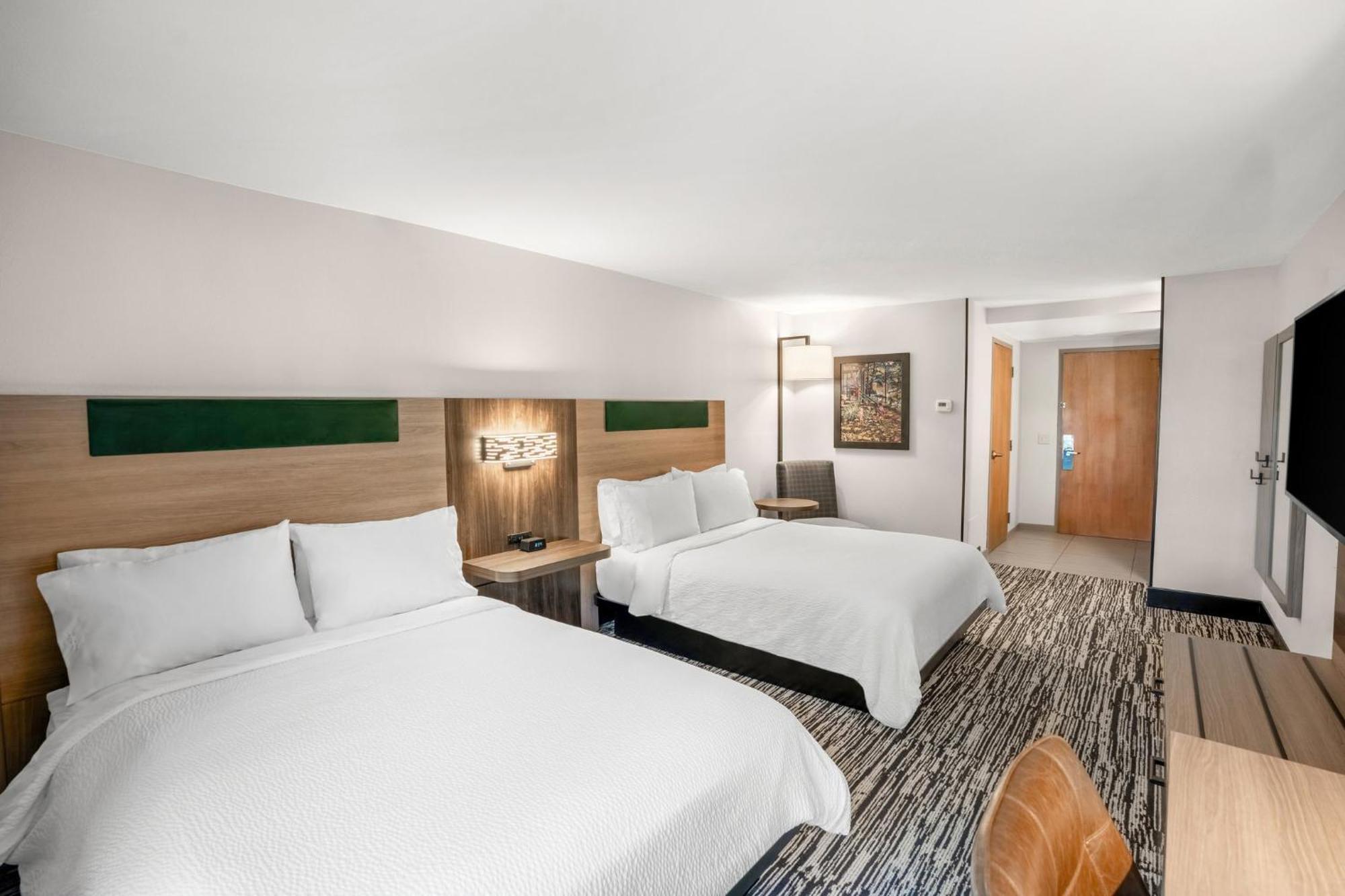 Holiday Inn Express & Suites Hayward By Ihg Экстерьер фото