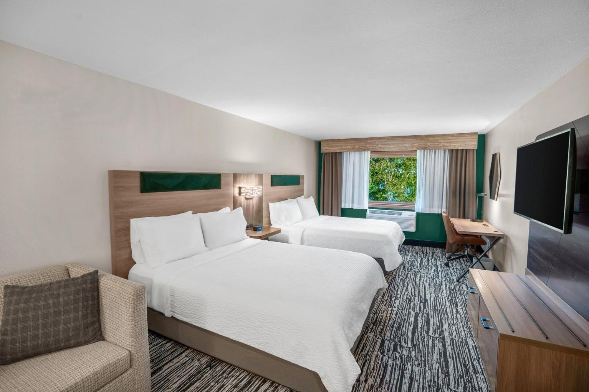 Holiday Inn Express & Suites Hayward By Ihg Экстерьер фото